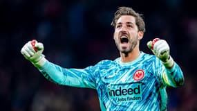 Kevin Trapp avec l'Eintracht Francfort contre l'Ajax, le 6 mars 2025.
