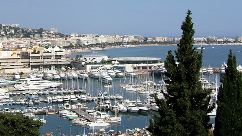 Vue de Cannes, le quartier Californie en arrière-plan