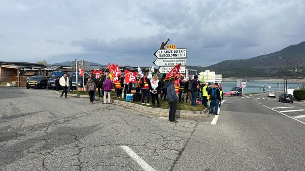 Environ 80 manifestants de l’intersyndicale sont déjà sur place à Savines-le-Lac.