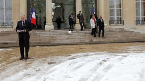 Le gouvernement a proposé mercredi une réforme constitutionnelle a minima qui reporte à une échéance incertaine la question de droit du vote des étrangers non communautaires aux élections locales, une promesse de campagne de François Hollande. /Photo pris