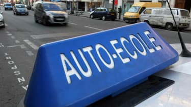 Sur la seconde quinzaine de novembre, après l'annonce d'une "baisse drastique" du permis de conduire, les auto-écoles ont vu les inscriptions de nouveaux candidats chuter.