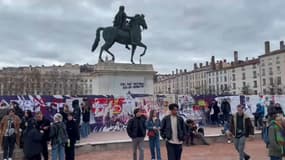 Des manifestants réunis sur la place Bellecour le 31 janvier 2023.