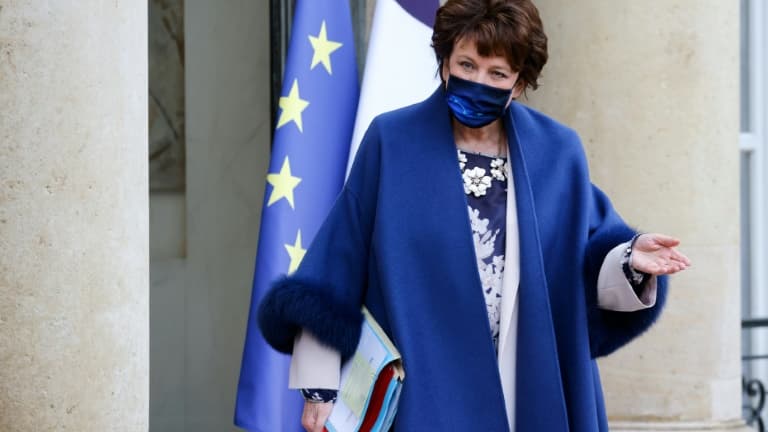 La ministre de la Culture Roselyne Bachelot, à la sortie de l'Elysée le 27 janvier 2021, à Paris