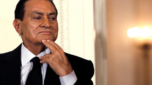 Hosni Moubarak quitte la présidence de l'Egypte