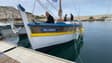 Des bateaux aux îles Frioul se préparent à la parade nautique, prévue dans le cadre de l'arrivée de la flamme olympique à Marseille le 8 mai 2024. 