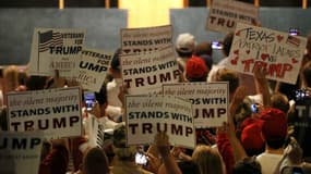 Des militants du candidat républicain Donald Trump lors d'un meeting le 16 juin 2016 à Dallas, au Texas