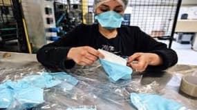 "Ma mère est membre d'un club de patchwork qui s'est lancé dans la fabrication de masques pour le personnel soignant" - La belle initiative de cette mère d'infirmière