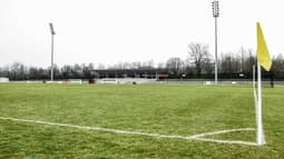 Un terrain de football amateur en France (illustration)