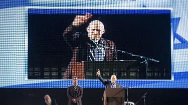 Naftali Bennett, chef du Foyer juif et ministre de l'Economie israélien, tient un meeting électoral le 15 mars 2015 à Tel Aviv