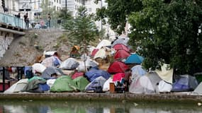 Le camp de migrants, le long du canal Saint-Denis à Aubervilliers