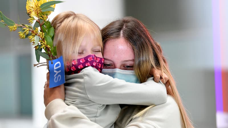 Les retrouvailles ont été nombreuses à l'aéroport international de Sydney le 1er novembre 2021, alors que les frontières australiennes ont rouvert après près de 600 jours.