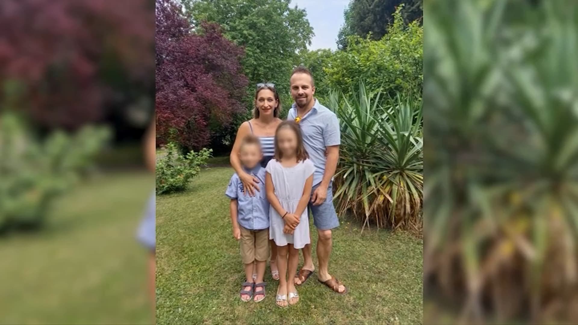 Carène Mézino, son époux Adrien et ses deux enfants
