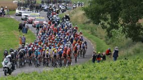 Le peloton sur la sixième étape du Tour de France, 4 juillet 2024 (image d'illustration)
