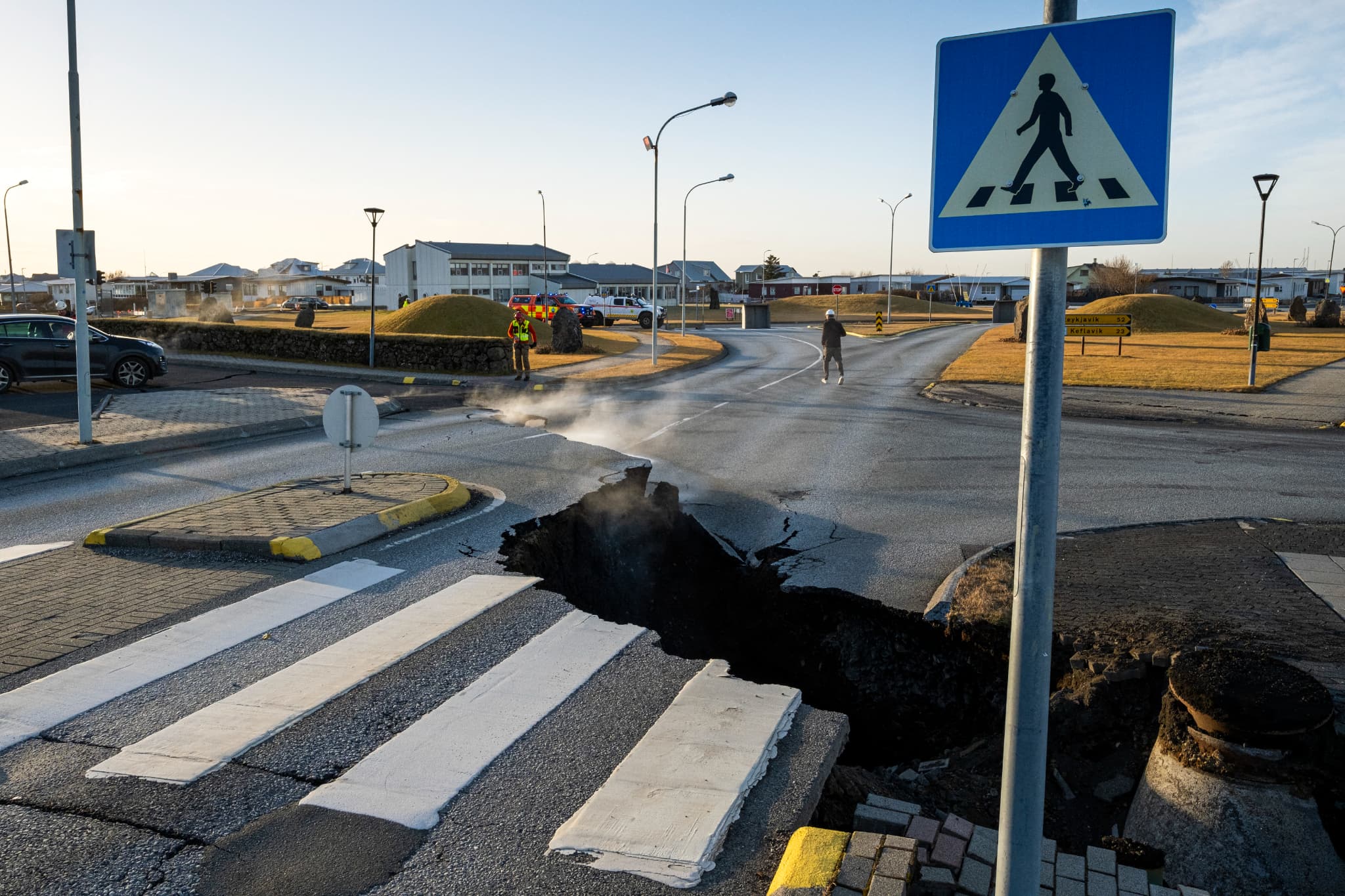 Une faille provoquée par une remontée de magma dans la ville de Grindavik, au sud-ouest de l'Islande, le 13 novembre 2023. Photo d'illustration