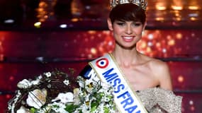 Miss Nord-Pas-de-Calais Eve Gilles, sacrée Miss France 2024 ce samedi 16 décembre à Dijon.