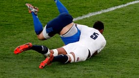 Plaquage dévastateur de Courtney Lawes sur Jules Plisson
