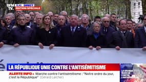 Les politiques en tête de cortège de la marche contre l'antisémitisme entonnent la Marseillaise