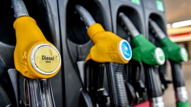 En moyenne sur le territoire français, le litre de gazole a coûté moins d'un euro la semaine dernière.