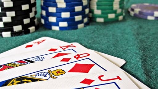 Le poker en ligne ne connaît plus les faveurs du public, mais les paris sportifs se développent.
