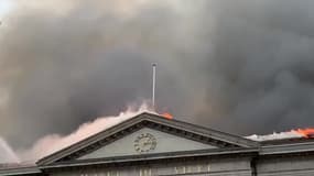 Violent incendie à la mairie d'Annecy_4 - Témoins BFMTV