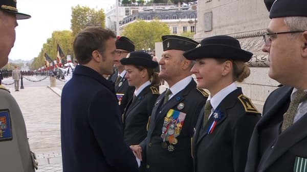 Emmanuel Macron à l'Arc de Triomphe. 
