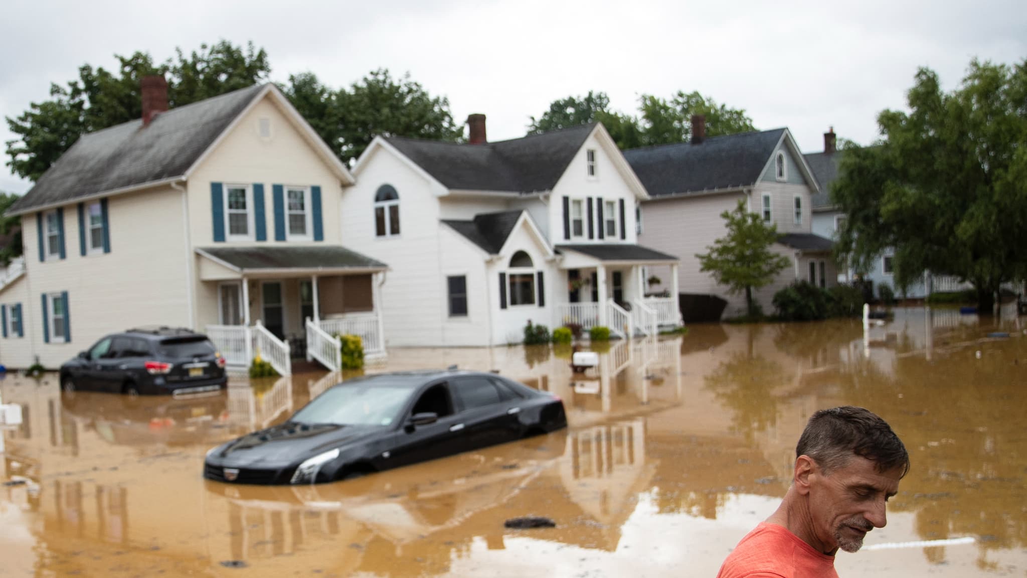 Des inondations ont frappé la ville de Helmetta, dans le New Jersey, avec le passage de la tempête Henri, dimanche 22 août 2021 Des inondations ont frappé la ville de Helmetta, dans le New Jersey, avec le passage de la tempête Henri, dimanche 22 août 2021