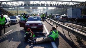 Des gilets jaunes à Caen. 