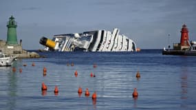 Le bateau, avant son remorquage en juillet dernier.