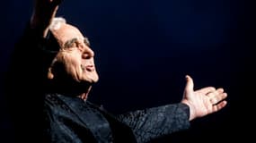 Peu importe l'âge et partout en France, on pleure, on chante Charles Aznavour