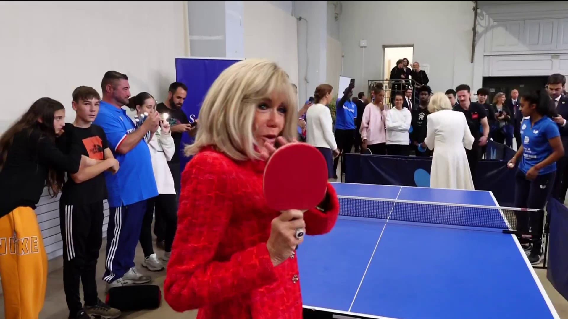 Brigitte Macron et Camilla s'affrontent au ping-pong, le 21 septembre 2023