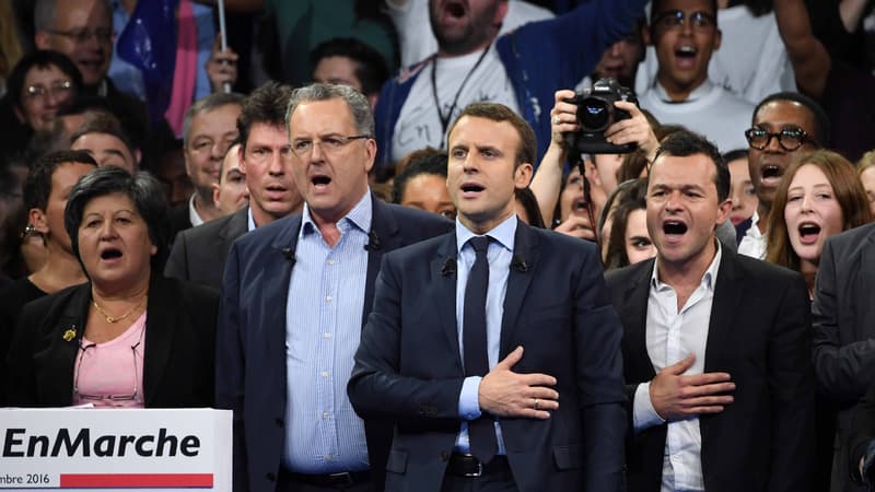 Emmanuel Macron et Richard Ferrand (à sa droite), le 10 décembre 2016, à Paris.