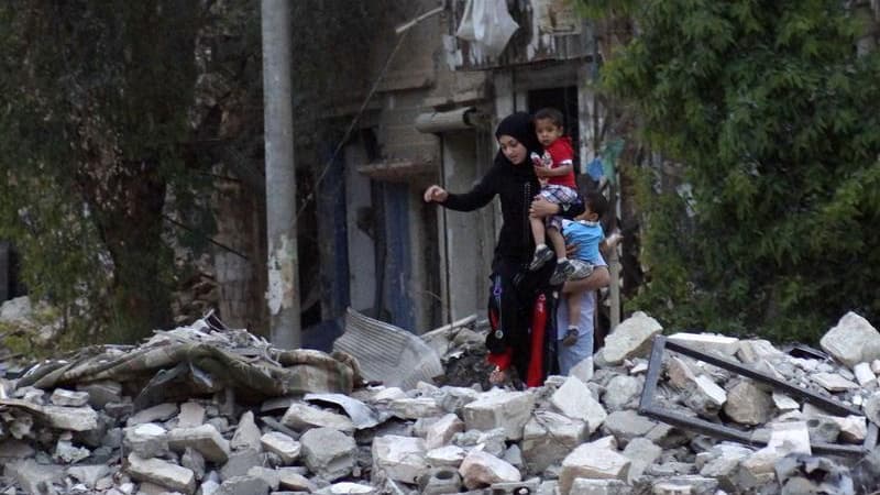 A Daïr az Zour, dans l'est de la Syrie. Les deux années de guerre en Syrie ont entraîné une véritable catastrophe humanitaire avec tortures, viols, bombardements, destructions et des millions de personnes déplacées, selon un bilan dressé jeudi par des res