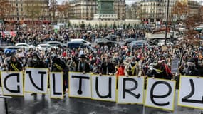 Manifestation place de la Bastille à l'appel du monde de la culture, le 15 décembre 2020.