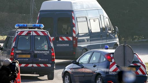 Après plusieurs échanges de coups de feu entre un braqueur et la police, l'homme est mort sur le coup.