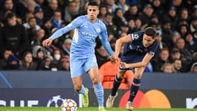 Ander Herrera s'accroche derrière Joao Cancelo