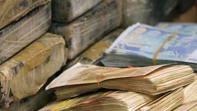 De l'argent et de la drogue saisis