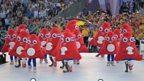 Les mascottes "Phryge" lors de la cérémonie d'ouverture de Jeux paralympiques de Paris le 28 août 2024