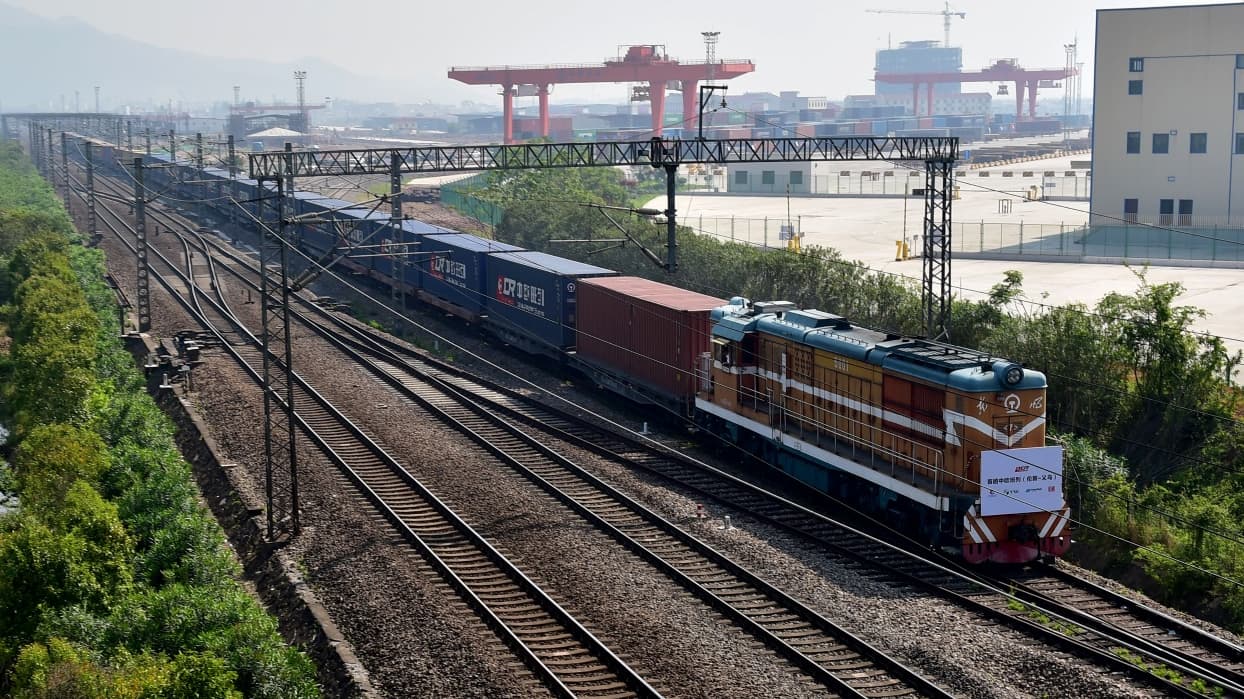 Https Www Bfmtv Com Economie Entreprises Culture Loisirs La Chaine Tf1 Reste Sur Le Web Pour L Instant An 201704300062 Html 2017 04 30t22 14 45 000z Https Images Bfmtv Com Jnhlx Dkkcavnhgl8n8txdxecpi 4x3 1248x702 Images 461103 Jpg L