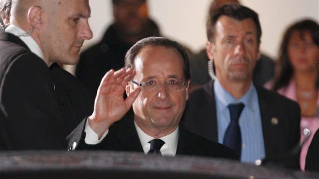 François Hollande, à l'issue du débat qui l'a opposé à Nicolas sarkozy, une âpre confrontation dont les socialistes estiment qu'il a renforcé la "présidentialité" du favori des sondages et l'UMP considère qu'il a mis en valeur la combativité de son champi