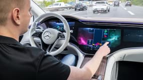 Les Mercedes Classe S et EQS sont les premiers modèles homologués pour la conduite autonome de niveau 3 en Allemagne.