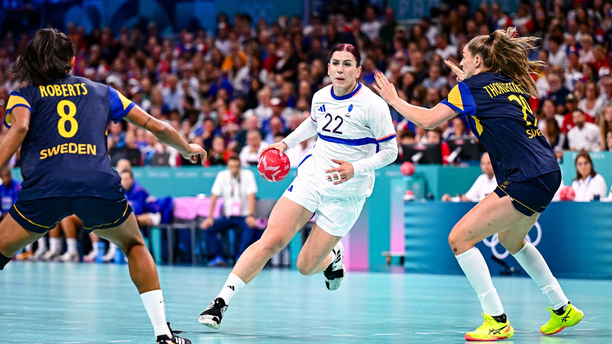 JO 2024 (handball): les Françaises viennent à bout de la Suède et défendront leur titre olympique