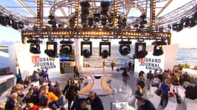 Le public, paniqué par plusieurs coups de feu, fuit le plateau, ainsi que l'équipe du Grand Journal.