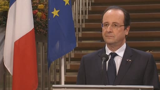 "Valérie Trierweiler va mieux", a expliqué François Hollande lundi lors d'un déplacement aux Pays-Bas.