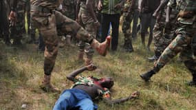 Des militaires centrafricains ont lynché à mort mercredi 5 février un homme suspecté d'être un rebelle.