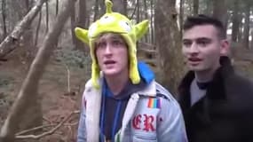 Le YouTubeur Logan Paul, dans sa vidéo tournée dans la forêt des suicides au Japon.