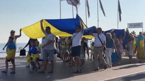 Entre 300 et 400 personnes rassemblées lors d'une marche pour l'Ukraine à Nice le 24 août, jour de l'indépendance du pays.