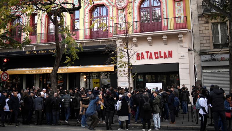 Devant le Bataclan, le 13 novembre 2017, deux ans après les attentats. 