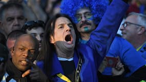 Francis Lalanne et l'ancien footballeur Sylvain Wiltord au match entre Les Herbiers et Chambly, le 17 avril 2018.