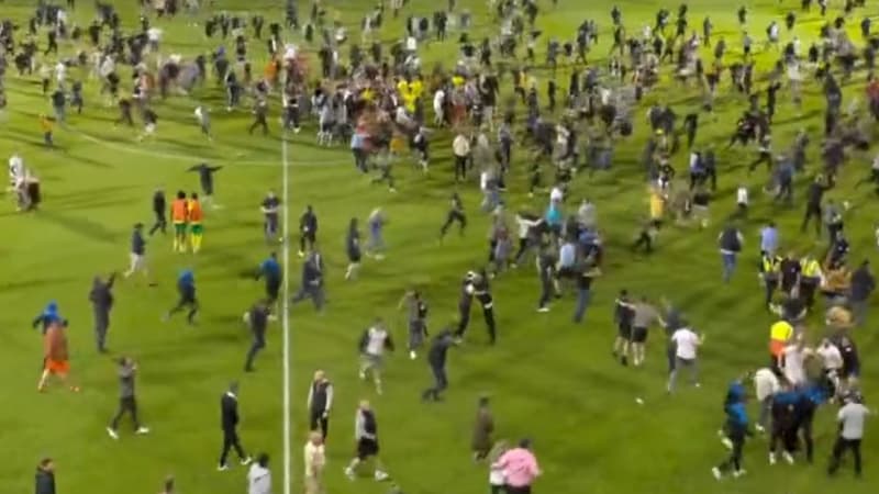 Angleterre: joueurs agressés, Vieira pris à partie… les envahissements de terrain dégénèrent