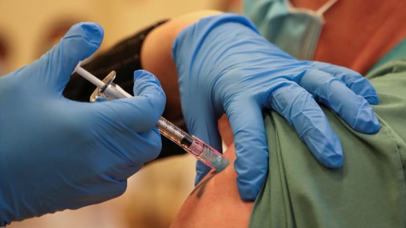 Le prix à l’unité du vaccin contre le Covid-19 est compris entre 1.78 euro pour celui du groupe suédo-britannique AstraZeneca et 18 dollars US (soit 14,70 euros) pour le vaccin de l’américain Moderna.